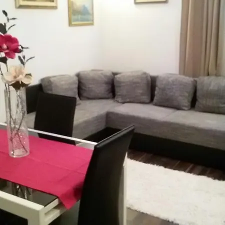 イネス スプリト